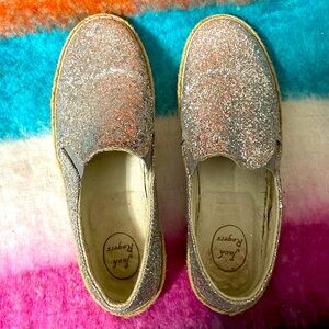 Iconic silver glittery Jack Rogers espadrilles slip ons EXCELLENT condition! 8